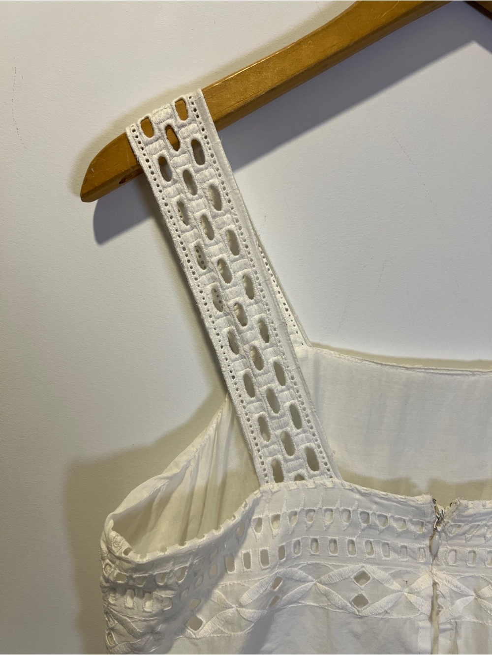 ✨J. Crew✨ White Eyelet Cotton Women Sundress size 4 - Picture 9 of 9